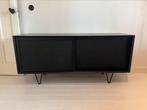 Zwart dressoir Furnified Oskar, Huis en Inrichting, Ophalen, 100 tot 150 cm, 25 tot 50 cm, Gebruikt