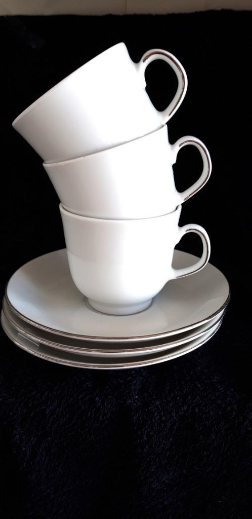 12 witte kop met schotels Douwe Egberts (zie foto's), Huis en Inrichting, Keuken | Servies, Zo goed als nieuw, Kop(pen) en/of Schotel(s)