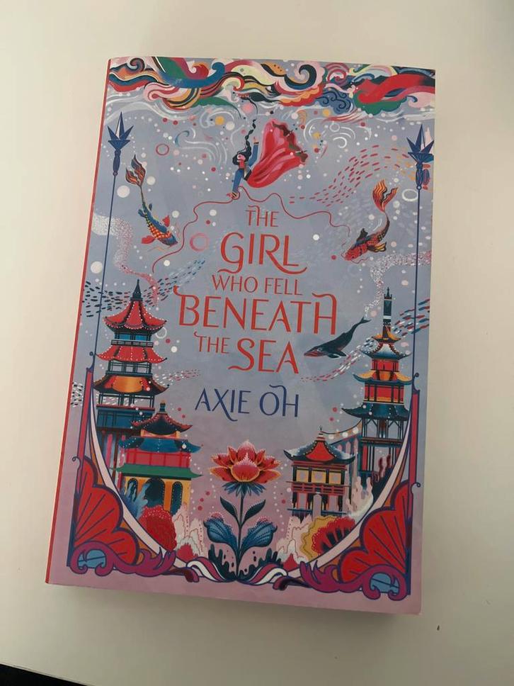 The Girl Who Fell Beneath the Sea - Axie Oh, Boeken, Fantasy, Zo goed als nieuw, Ophalen