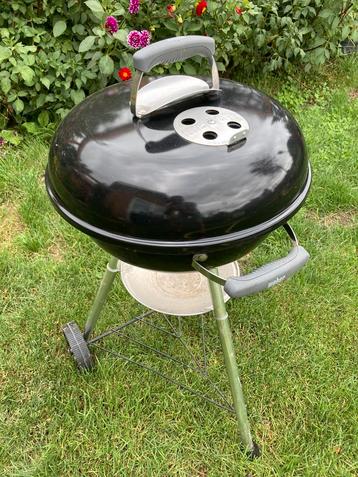 Weber compact kettle 47cm weinig gebruikt beschikbaar voor biedingen