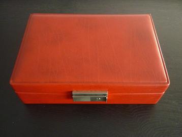 Sieradendoos rood / Grote Sierradendoos met spiegel beschikbaar voor biedingen