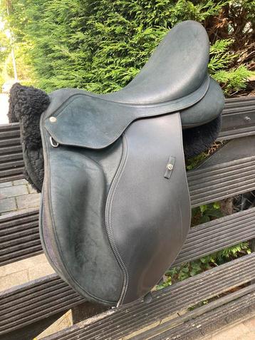 Wintec 2000  vhz 17,5” & 18” KN Dressur beschikbaar voor biedingen