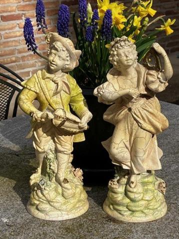 2 romantische tuinbeelden beschikbaar voor biedingen