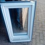 Nieuw Keylite kunststof tuimelraam. Afmetingen: 55 x 98 cm., Doe-het-zelf en Verbouw, Glas en Ramen, Ophalen, Minder dan 80 cm