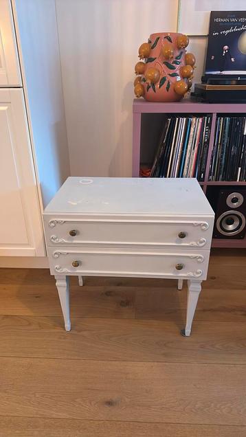 Vintage Nachtkastje/Bijzettafel beschikbaar voor biedingen