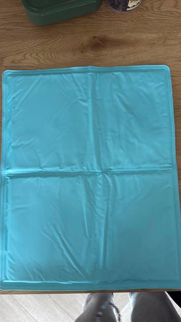 Koelmat kleine hond beschikbaar voor biedingen