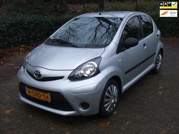 Toyota Aygo 1.0 VVT-i Now airco 178 dkm NAP APK 5 drs grijs beschikbaar voor biedingen