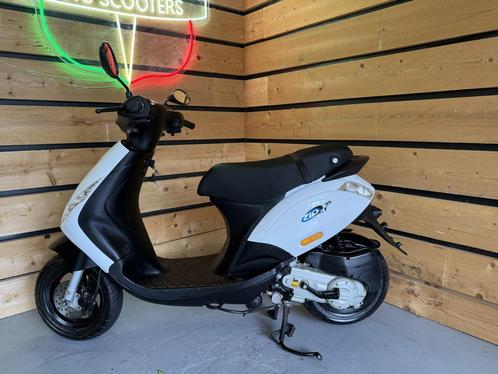 Piaggio Snorscooter Zip 4T (bj 2015), Fietsen en Brommers, Snorfietsen en Snorscooters, Gebruikt, Piaggio, Benzine
