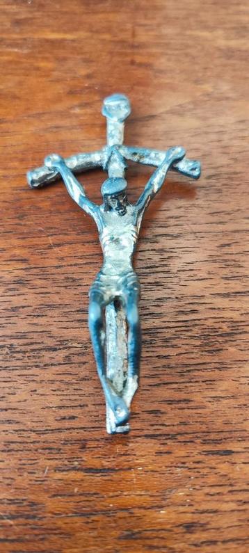 Zilverkleurig vintage kruisbeeld, hanger, 11x16 cm beschikbaar voor biedingen