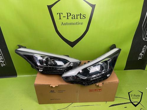 hyundai i20 koplamp links rechts 92102C8200 92101-C8200, Auto-onderdelen, Verlichting, Hyundai, Gebruikt, Ophalen of Verzenden
