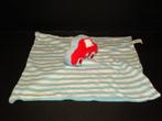 MOOI KNUFFELDOEKJE AUTO VELOURS ROOD/BLAUW OP TRICOT BLAUW/W, Verzenden, Nieuw, Overige typen