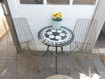 Stijlvol bistro set beschikbaar voor biedingen