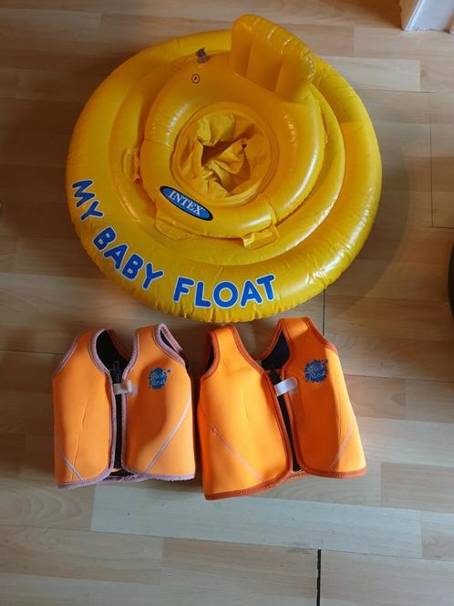 2 zwemvesten en een babyfloat, Kinderen en Baby's, Speelgoed | Buiten | Zandbakken, Gebruikt, Ophalen