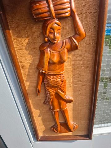Oud Indisch Houten Wanddecoratie beschikbaar voor biedingen