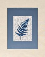 Botanische print met linosnede en blauw passe partout 30x40, Minder dan 50 cm, Oorspronkelijke maker, Nieuw, Ophalen of Verzenden