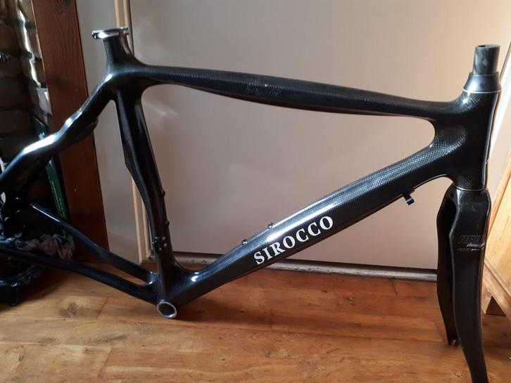 Nieuw frame 52 cm sloping / carbon en wielsets enz enz, Fietsen en Brommers, Fietsonderdelen, Zo goed als nieuw, Frame, Ophalen of Verzenden