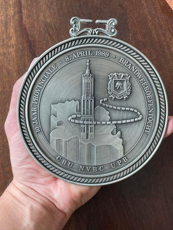 Brandweer Commandantenschild Utrecht 1989, Postzegels en Munten, Penningen en Medailles, Overige materialen, Ophalen of Verzenden