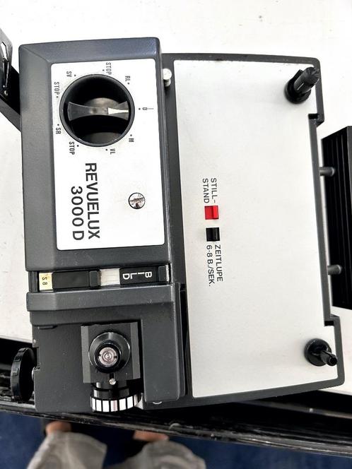 Revuelux 3000D filmprojector, Verzamelen, Fotografica en Filmapparatuur, Projector, 1960 tot 1980, Ophalen