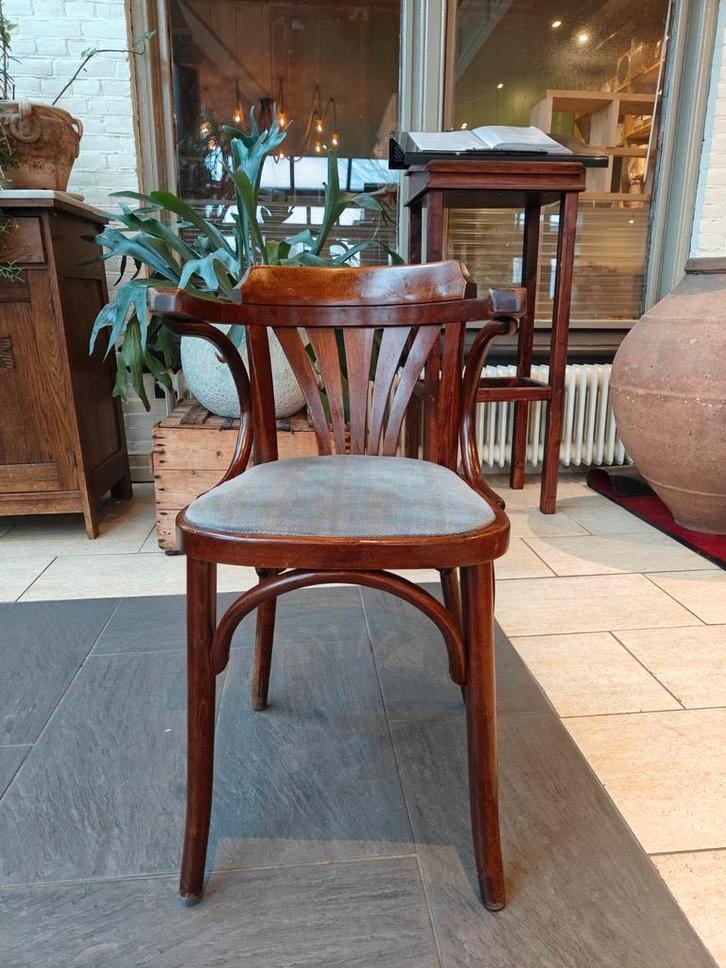 14 Klassieke Café Stoelen met Armleuning, Huis en Inrichting, Stoelen, Gebruikt, Vijf, Zes of meer stoelen, Hout, Stof, Bruin