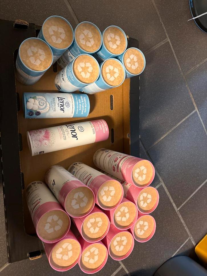 Lenor Geurbooster - 12x Zijdebloesem & 8x Cotton Fresh, Huis en Inrichting, Schoonmaakartikelen, Schoonmaakmiddel, Ophalen of Verzenden