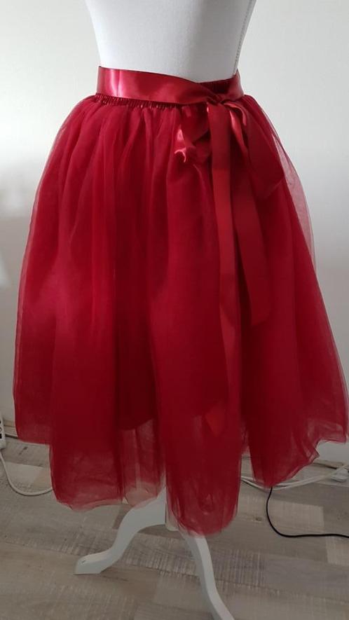 Nieuwe rode petticoat / tutu / tule, 6 lagen + onderrok, Kleding | Dames, Rokken, Nieuw, Rood, Onder de knie, Ophalen of Verzenden