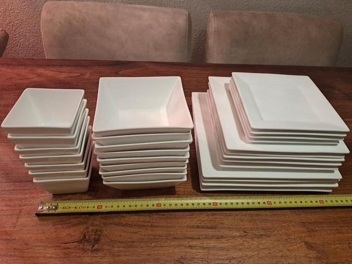Xenos Vierkant Servies, Huis en Inrichting, Keuken | Servies, Zo goed als nieuw, Compleet servies, Effen, Keramiek, Ophalen