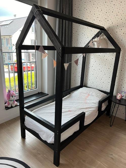 Little Dreamers bedhuisje inclusief matras 160x70 - zwart, Kinderen en Baby's, Kinderkamer | Bedden, Zo goed als nieuw, 140 tot 160 cm