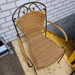 GIETIJZEREN STOELEN MET ROTAN ZITTING/RUGLEUNING, Huis en Inrichting, Stoelen, Ophalen, Gebruikt, Twee, Bruin
