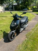 Piaggio new typhoon 125CC 4takt. heel netjes, Motoren, Scooter, Particulier, 125 cc, 11 kW of minder