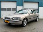 Volvo V70 2.4 Comfort Line Automaat | Nieuwe APK | Topstaat, Auto's, 1556 kg, 1800 kg, Leder en Stof, Beige