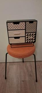 Mini kastje z.g.a.n, Huis en Inrichting, Stoelen, Ophalen, Wit, Metaal, Eén