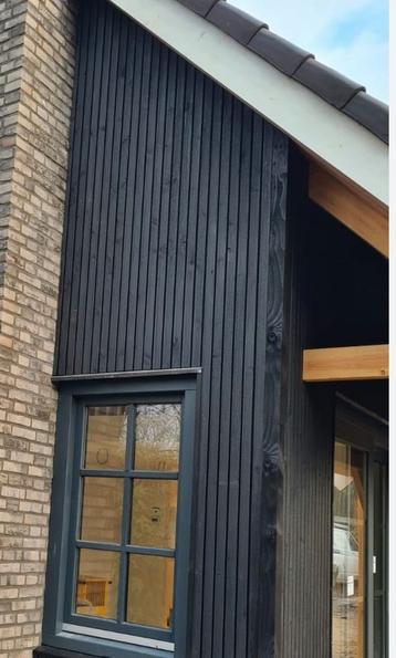 Te koop mooie rhombusprofiel planken gitzwart behandeld  beschikbaar voor biedingen
