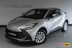 Toyota C-HR 1.8 Hybrid 140 Active Adaptief Cruise Camera, Auto's, Stof, Gebruikt, Zwart, 4 cilinders