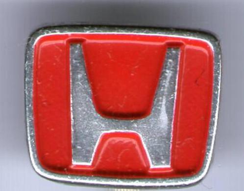 HONDA rood op zilverkleurig auto speldje ( B_155 ), Verzamelen, Speldjes, Pins en Buttons, Zo goed als nieuw, Speldje of Pin, Transport