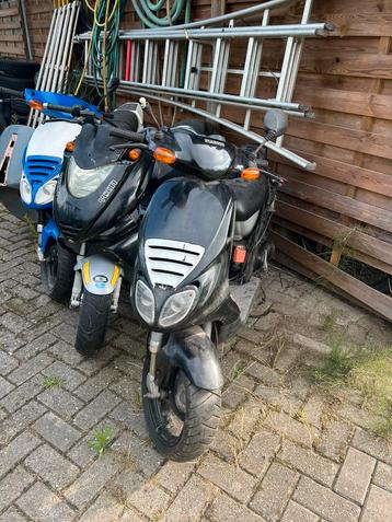 Beta icon 2x piaggio nrg scooter takt ( gilera zip 125 70 ) beschikbaar voor biedingen