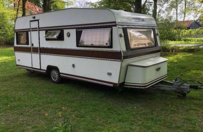 Wintervaste Bjolseth 550 De Luxe retro caravan, Caravans en Kamperen, Caravans, Particulier, tot en met 5, 1000 - 1250 kg, Treinzit