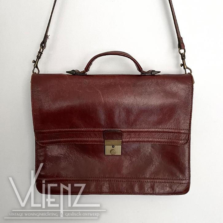 Vintage roodbruine leren aktetas, schoudertas leer, Sieraden, Tassen en Uiterlijk, Tassen | Schoudertassen, Gebruikt, Bruin, Leer