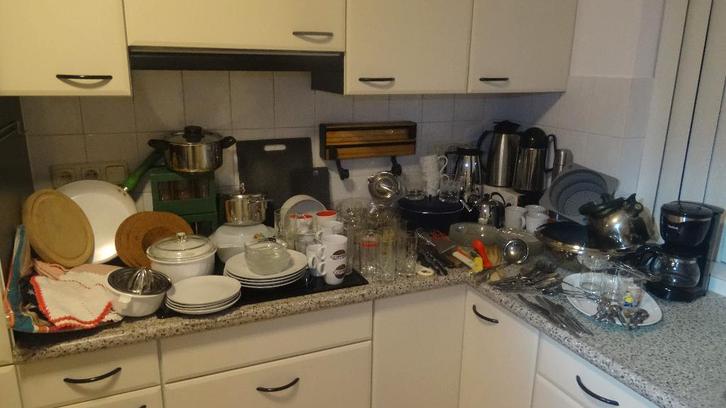 Keukenspullen: pannen, borden, glazen, thermoskannen, Huis en Inrichting, Keuken | Keukenbenodigdheden, Gebruikt, Ophalen of Verzenden