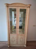 Mooie grote vitrinekast met marmerlook. Italiaans design., Huis en Inrichting, Kasten | Vitrinekasten, Ophalen, Met deur(en), 100 tot 150 cm