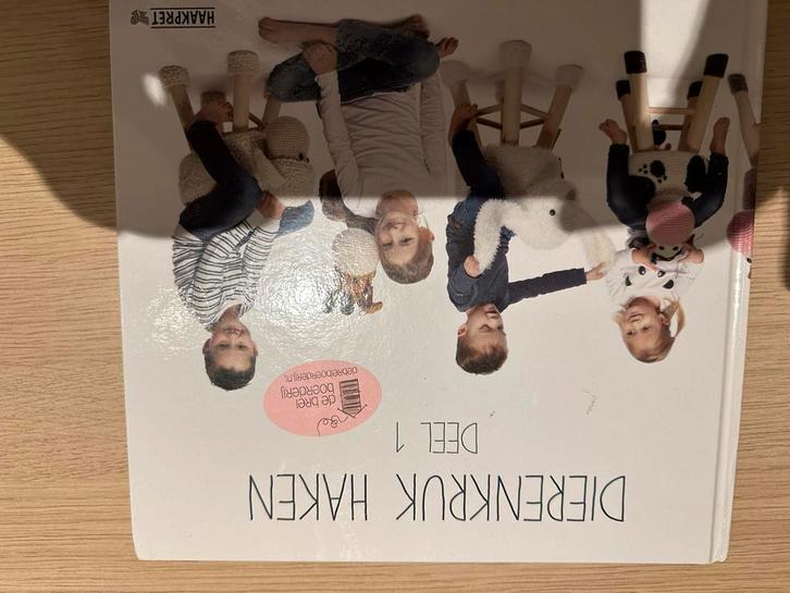 Boek dierenkruk 1 haken met orgineel garen, Hobby en Vrije tijd, Breien en Haken, Zo goed als nieuw, Haken, Patroon of Boek, Ophalen of Verzenden