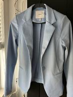 Mooie lichtblauwe blazer merk Ichi maat xs, Kleding | Dames, Jasjes, Kostuums en Pakken, Ichi, Jasje, Maat 34 (XS) of kleiner