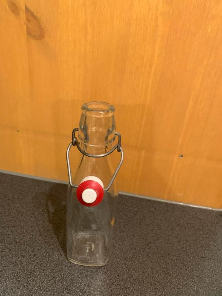 Leuke glazen fles met beugelsluiting, Huis en Inrichting, Keuken | Keukenbenodigdheden, Zo goed als nieuw, Ophalen of Verzenden
