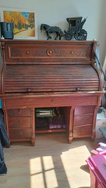 Antique Solid Wood Roll-Top Desk with Adjustable Leather Wri beschikbaar voor biedingen