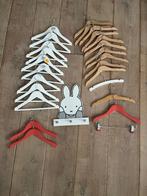 23 houten baby kledinghangers witte Nijntje kapstok hangers, Ophalen of Verzenden, Nieuw, Overige typen