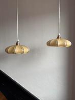 Set 2 vintage hanglampen melkglas geel glas glazen zilver, Ophalen of Verzenden, Zo goed als nieuw, Glas, Minder dan 50 cm
