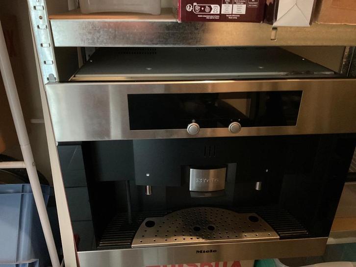 Inbouwkoffieapparaat van Miele, Witgoed en Apparatuur, Koffiezetapparaten, Gebruikt, Koffiemachine, 2 tot 4 kopjes, Ophalen