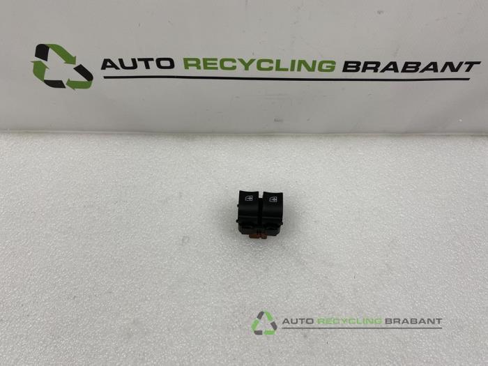 Elektrisch Raam Schakelaar van een Renault Clio, Auto-onderdelen, Dashboard en Schakelaars, Gebruikt, 3 maanden garantie, Ophalen of Verzenden