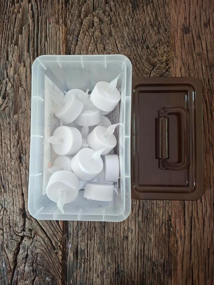 Led waxinelichtjes in doosje, 20 stuks (meerdere doosjes), Huis en Inrichting, Woonaccessoires | Kandelaars en Kaarsen, Zo goed als nieuw