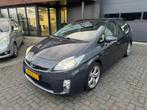 Toyota Prius 1.8 Dynamic XENON CAMERA ACC HEADUP VOL ORIG NL, Auto's, Gebruikt, 4 cilinders, Origineel Nederlands, Bedrijf