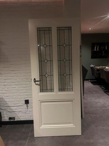 Massief houten binnendeur (88*211,5) met glas en lood.  beschikbaar voor biedingen